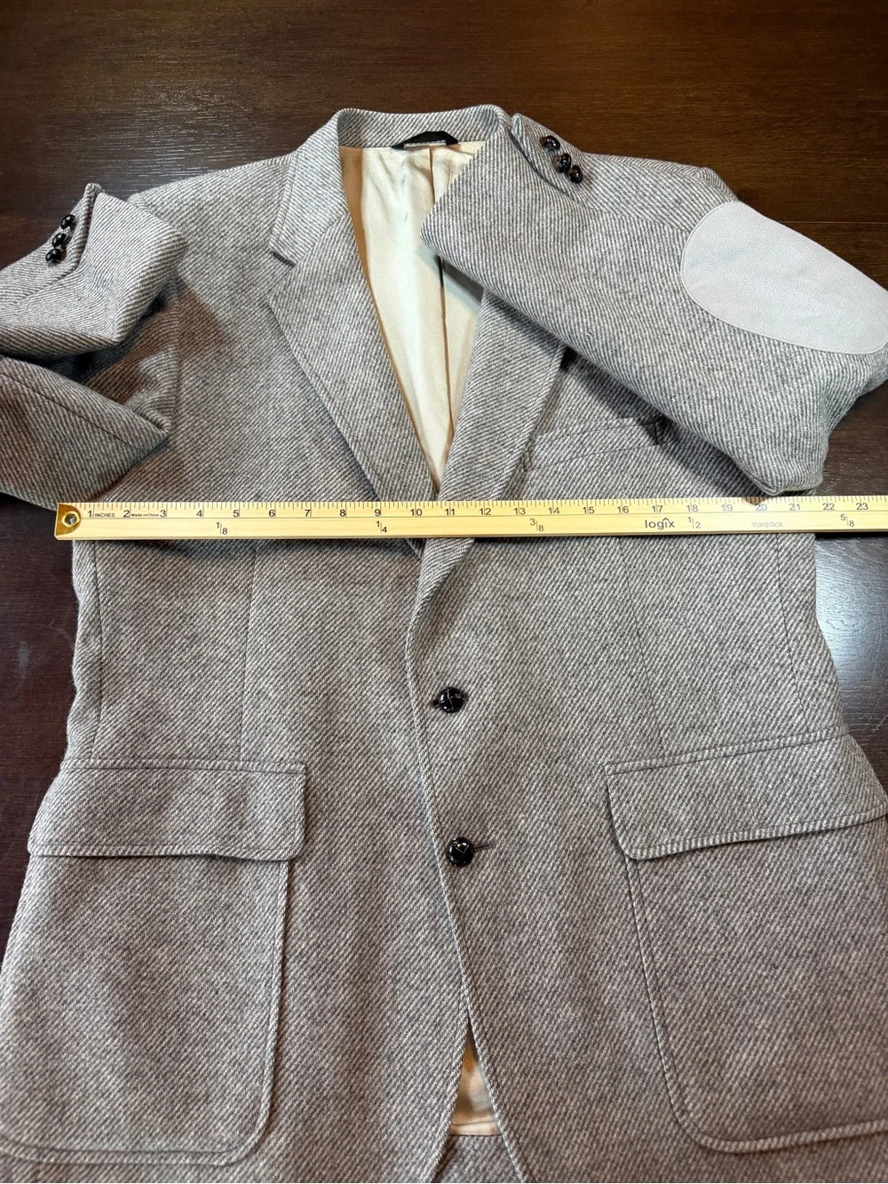 Men's Herringbone Gray Sport Coat with Elbow Patches EST. 40L